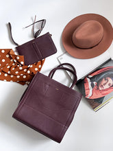 Load image into Gallery viewer, Castana Day  Bag Mrs Tea's Boutique and Bakery