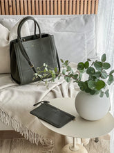Load image into Gallery viewer, Castana Day  Bag Mrs Tea's Boutique and Bakery