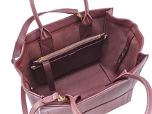 Load image into Gallery viewer, Castana Day  Bag Mrs Tea's Boutique and Bakery
